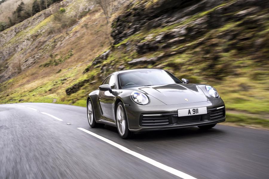  Porsche 911 Carrera (992) 2019 года  (UK) (фото 30 из 32)